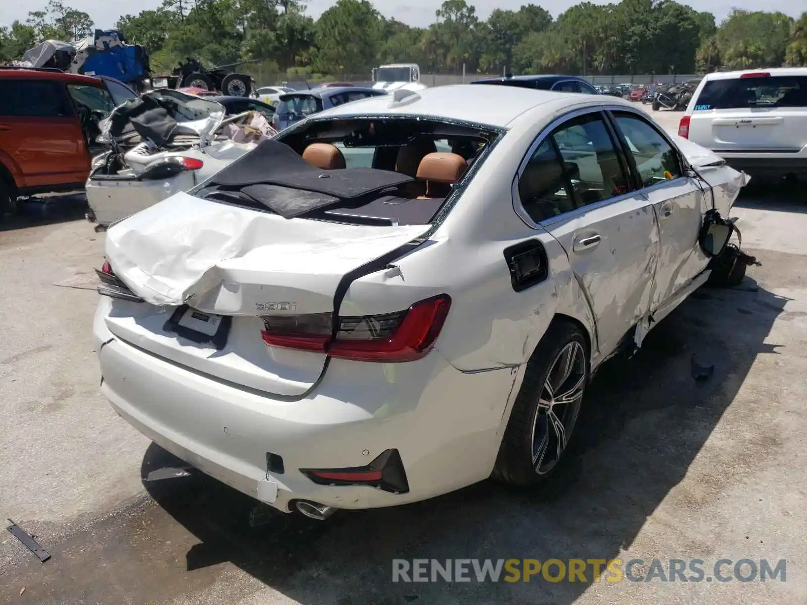 4 Photograph of a damaged car 3MW5R1J05M8B90645 BMW 3 SERIES 2021