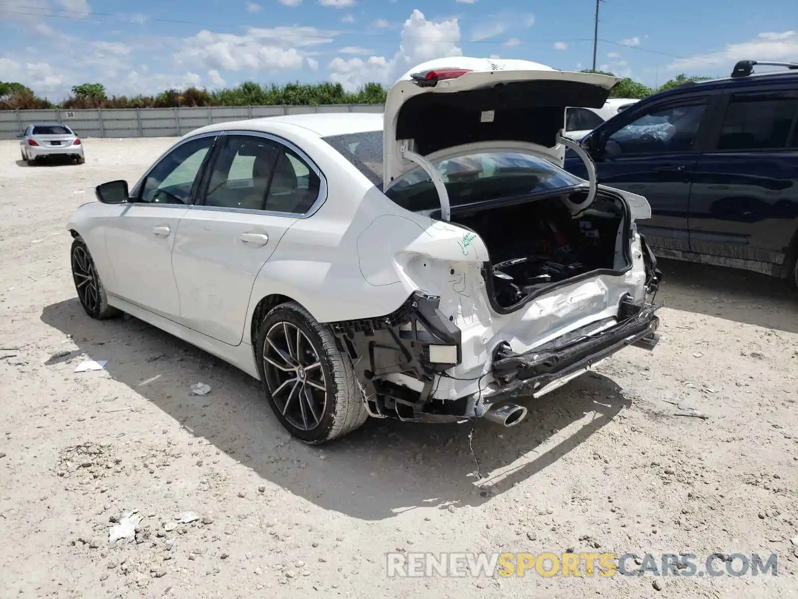 3 Photograph of a damaged car 3MW5R1J05M8C00431 BMW 3 SERIES 2021