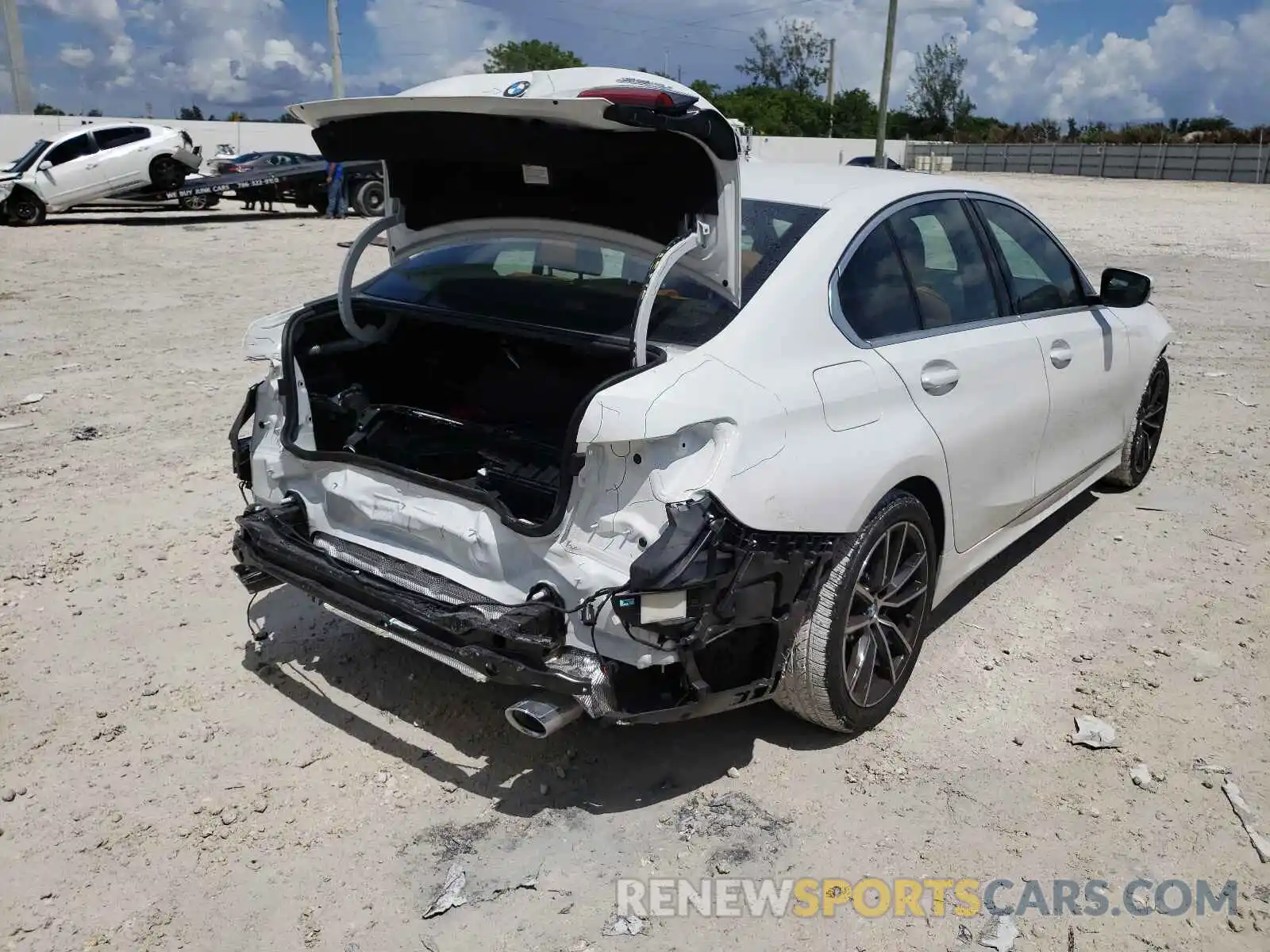 4 Photograph of a damaged car 3MW5R1J05M8C00431 BMW 3 SERIES 2021