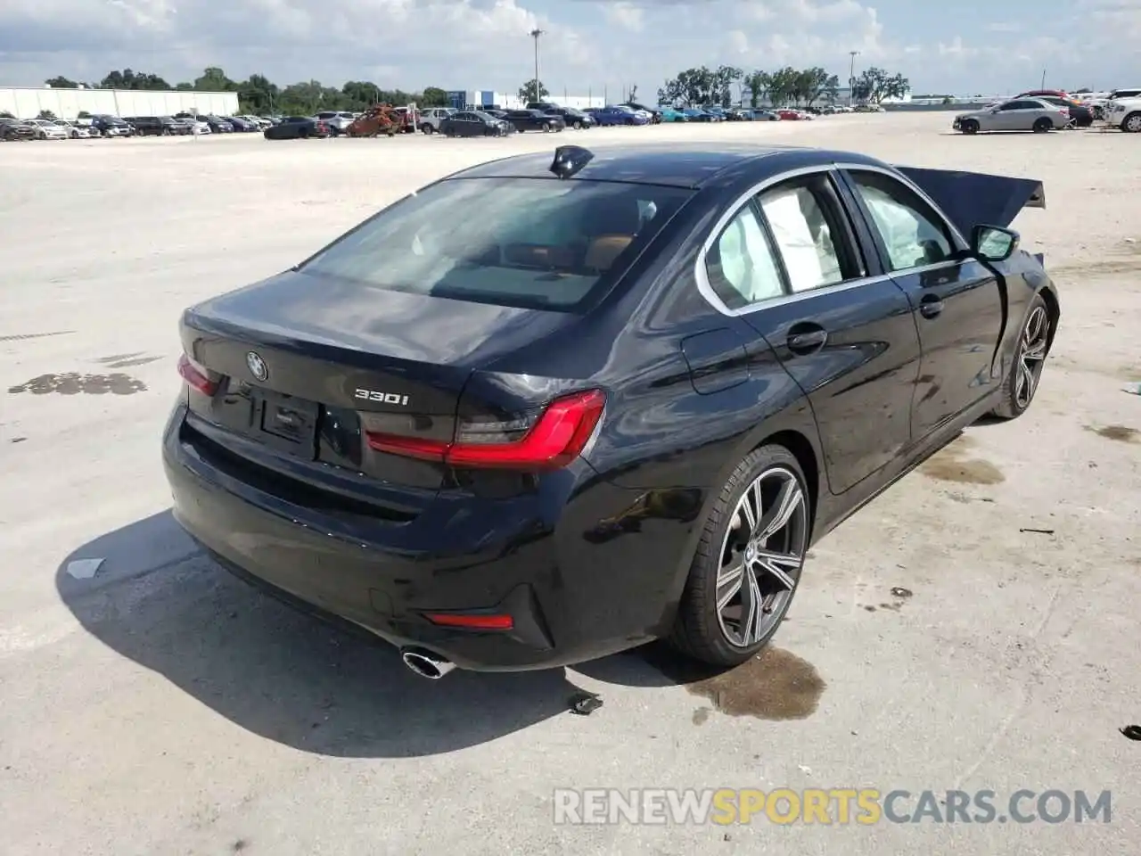 4 Photograph of a damaged car 3MW5R1J05M8C00834 BMW 3 SERIES 2021