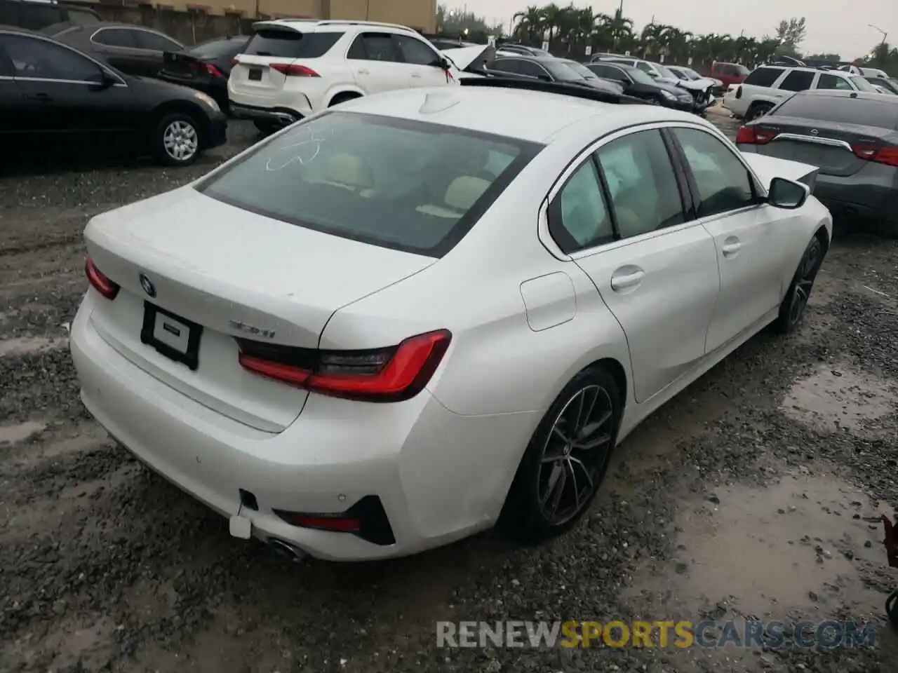 4 Photograph of a damaged car 3MW5R1J05M8C11493 BMW 3 SERIES 2021