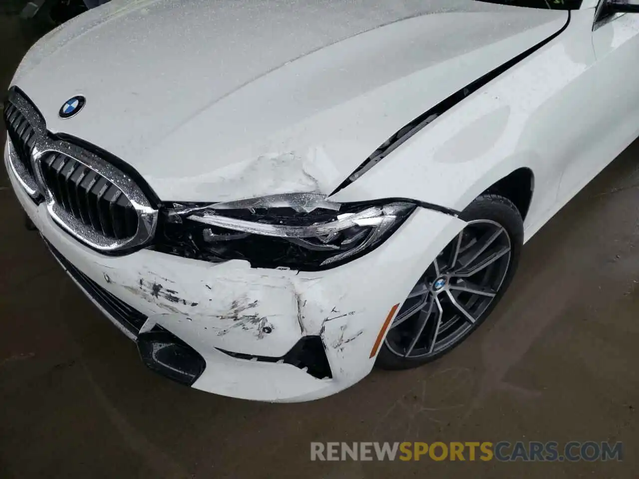 9 Photograph of a damaged car 3MW5R1J06M8B49070 BMW 3 SERIES 2021