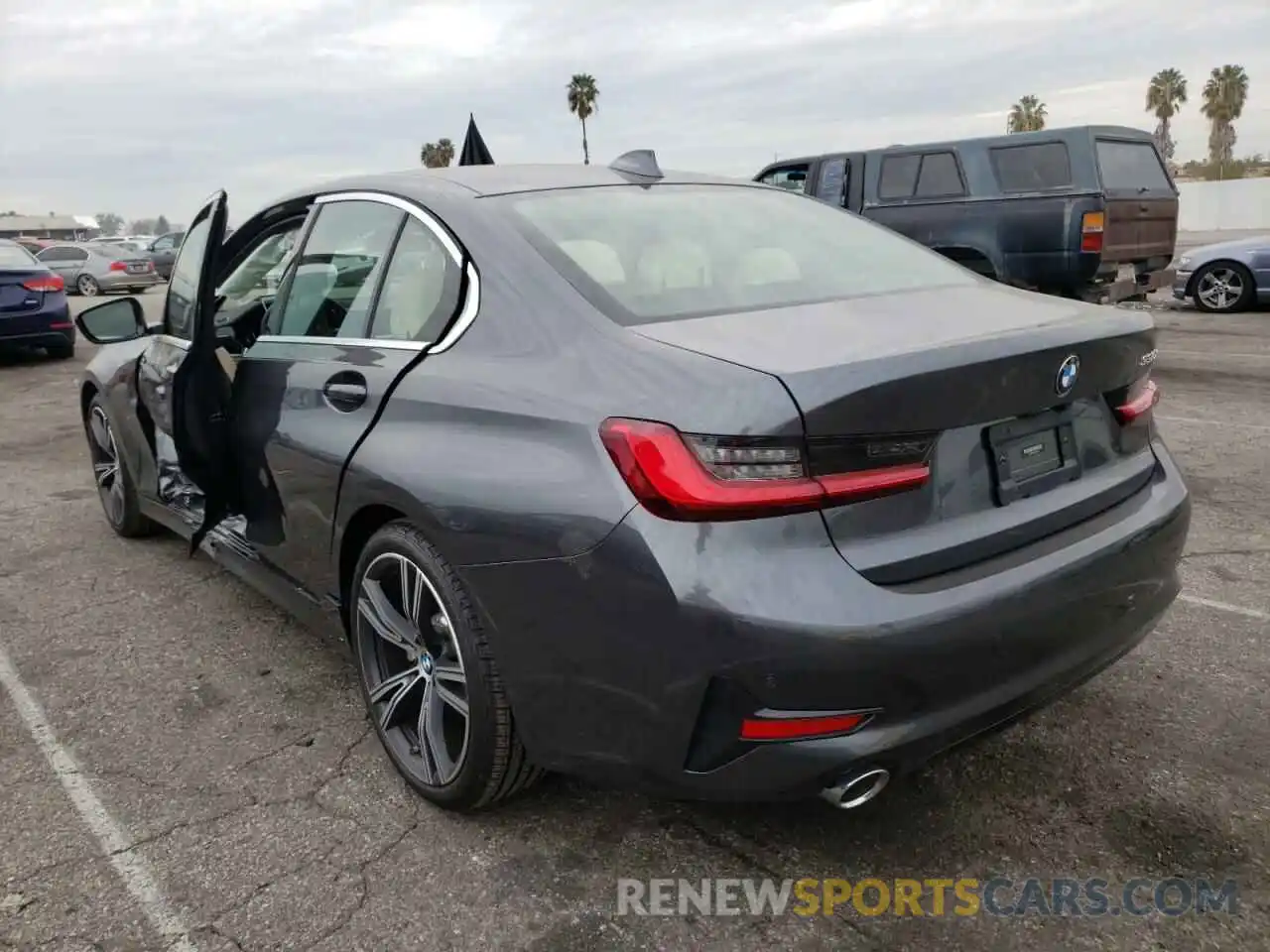 3 Photograph of a damaged car 3MW5R1J06M8B78116 BMW 3 SERIES 2021