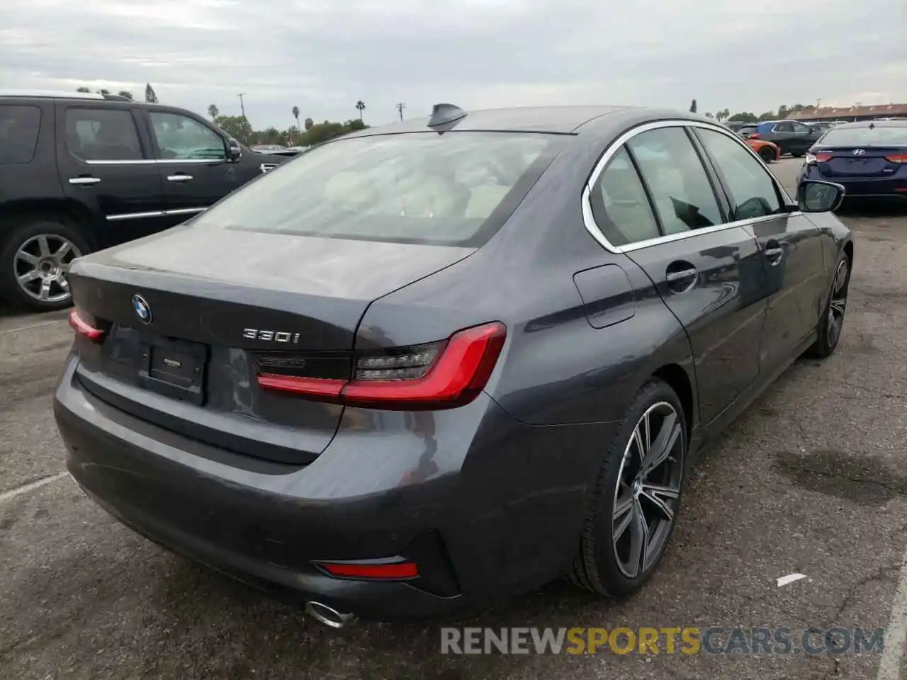 4 Photograph of a damaged car 3MW5R1J06M8B78116 BMW 3 SERIES 2021