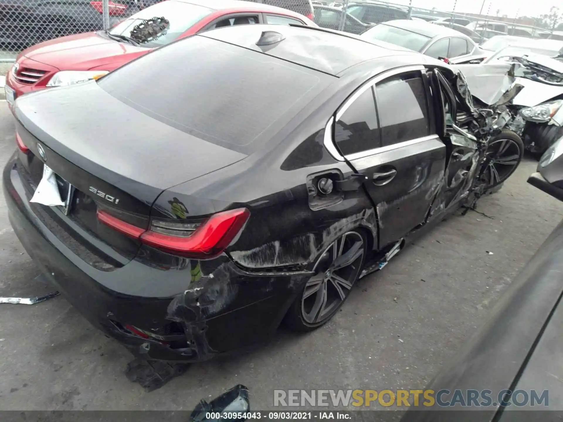 4 Photograph of a damaged car 3MW5R1J06M8C11163 BMW 3 SERIES 2021