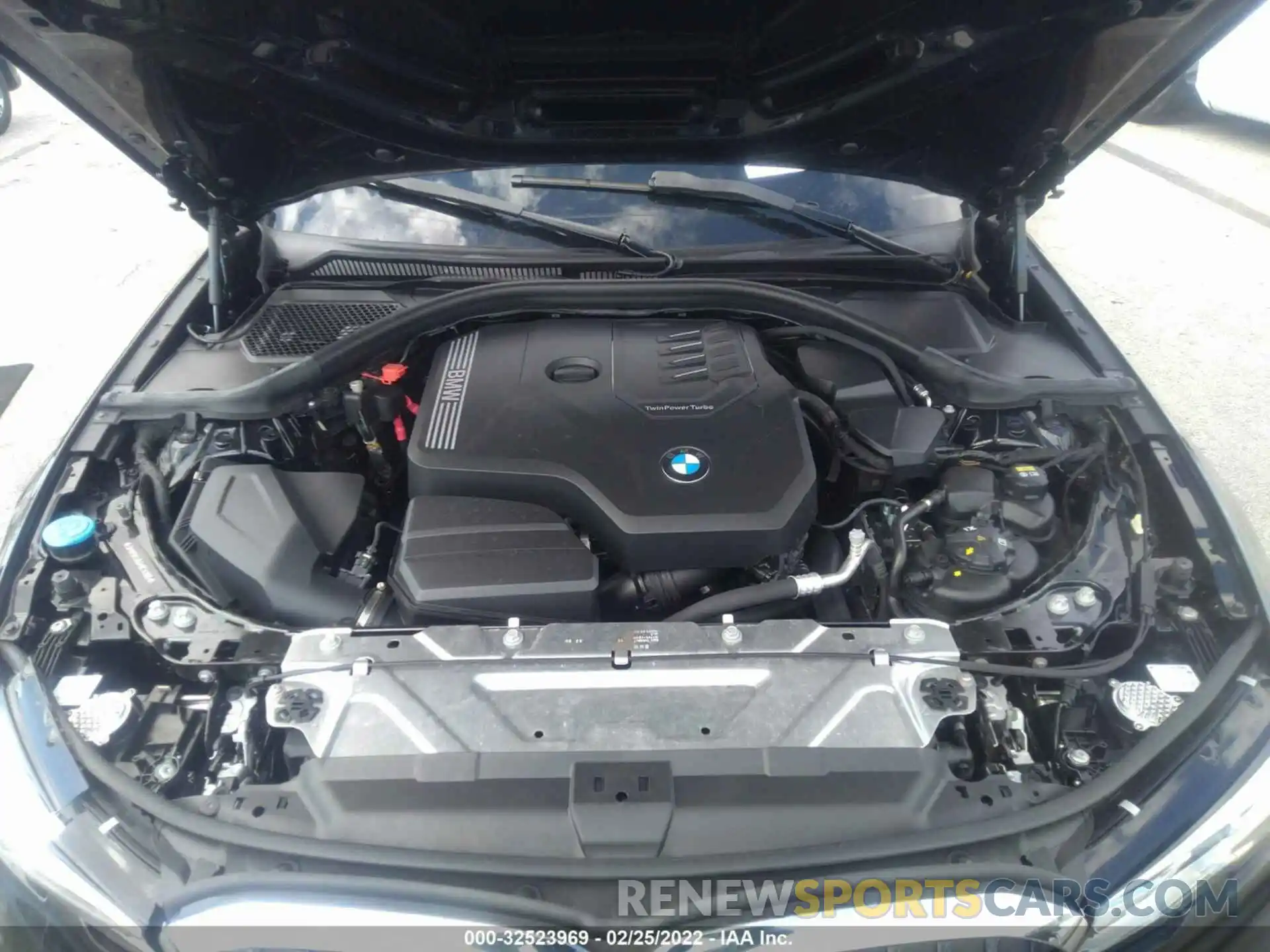 10 Фотография поврежденного автомобиля 3MW5R1J06M8C14886 BMW 3 SERIES 2021