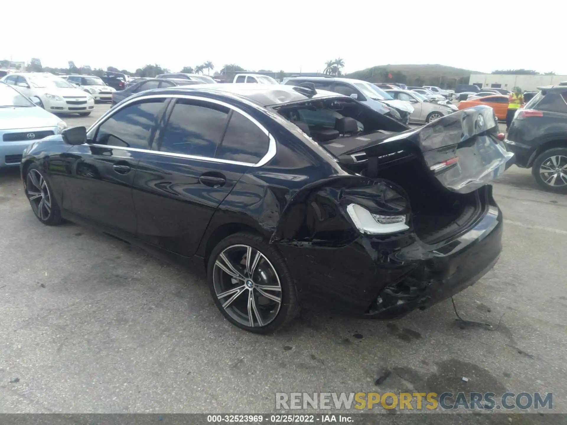 3 Photograph of a damaged car 3MW5R1J06M8C14886 BMW 3 SERIES 2021