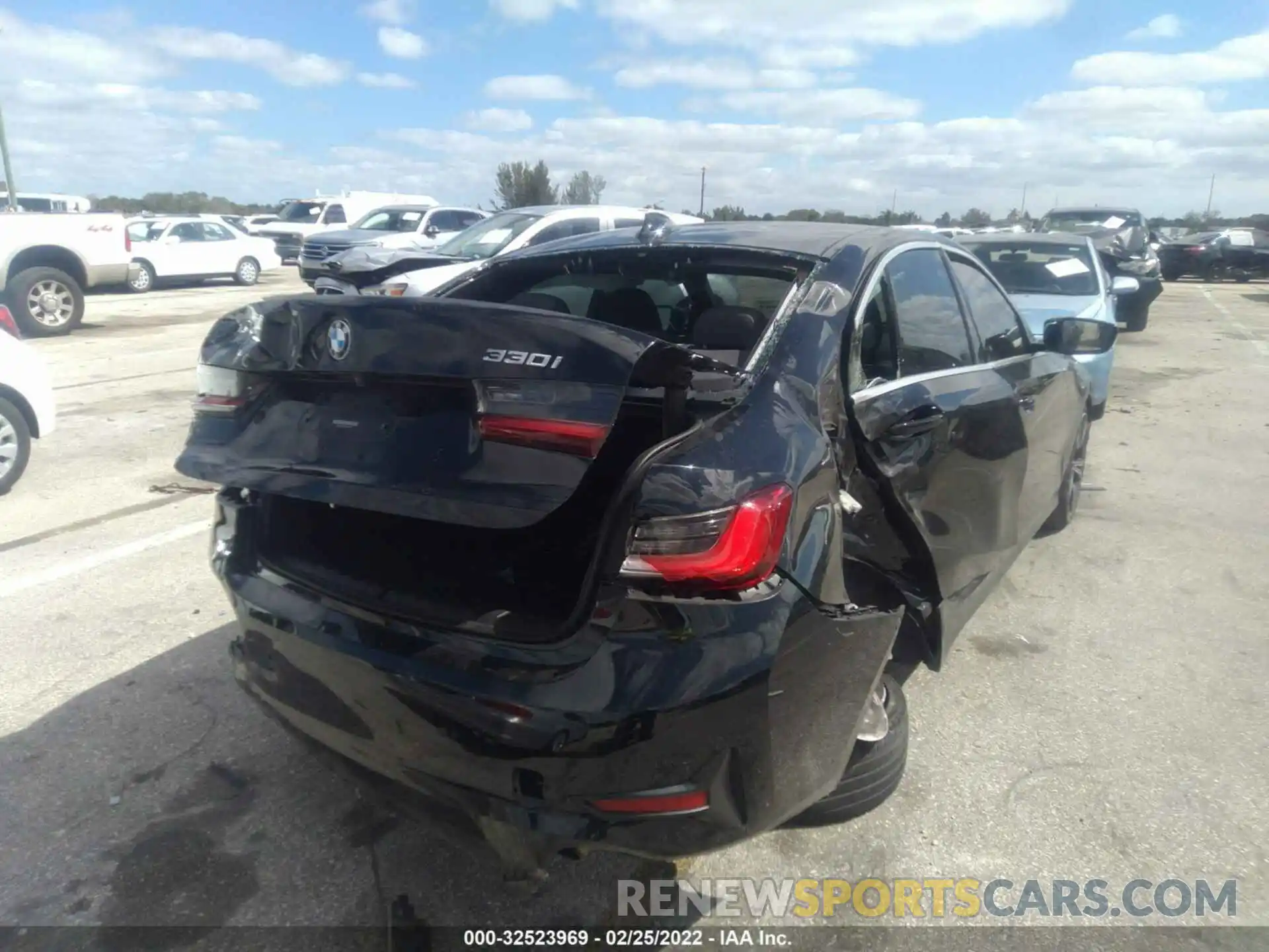 6 Photograph of a damaged car 3MW5R1J06M8C14886 BMW 3 SERIES 2021