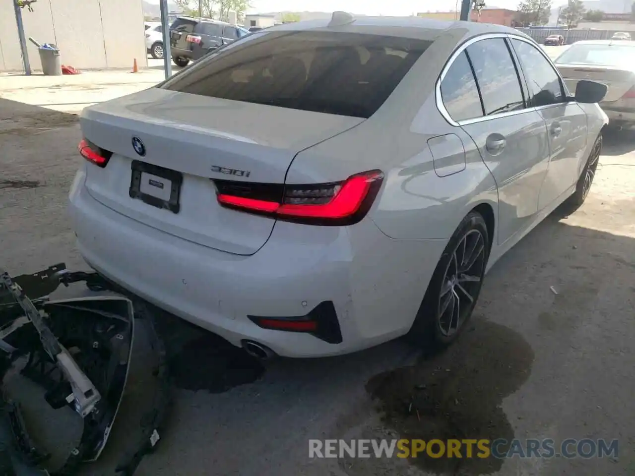 4 Photograph of a damaged car 3MW5R1J07M8B66699 BMW 3 SERIES 2021