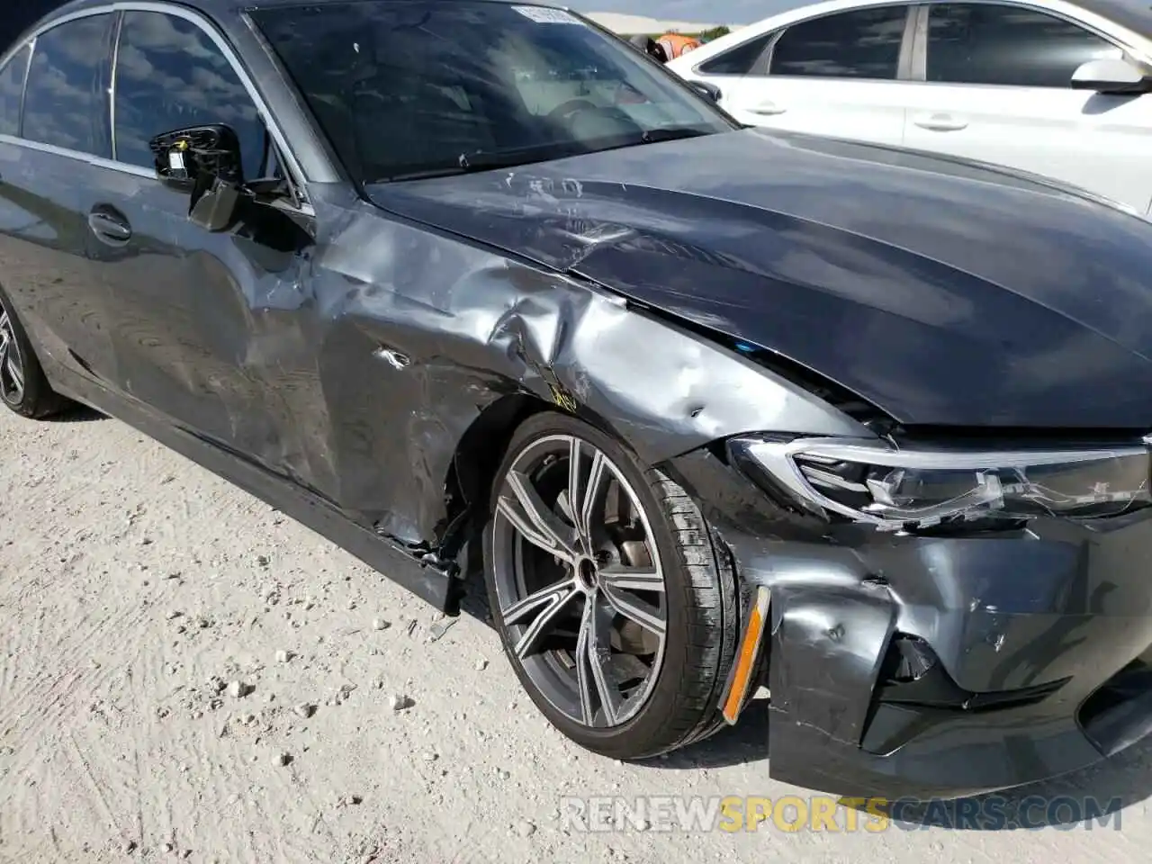 9 Photograph of a damaged car 3MW5R1J07M8B66962 BMW 3 SERIES 2021