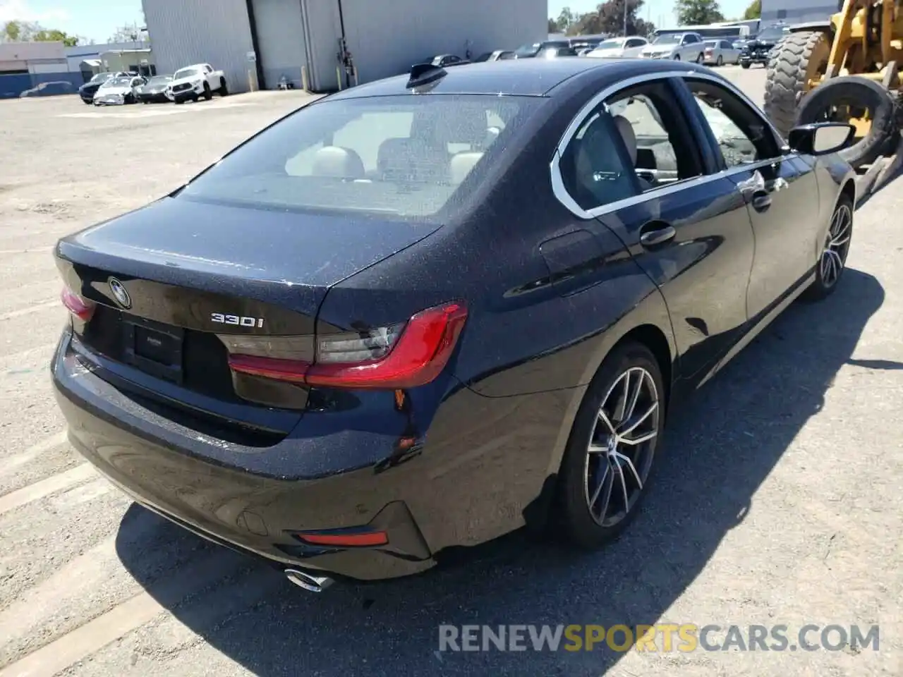 4 Photograph of a damaged car 3MW5R1J07M8B85298 BMW 3 SERIES 2021