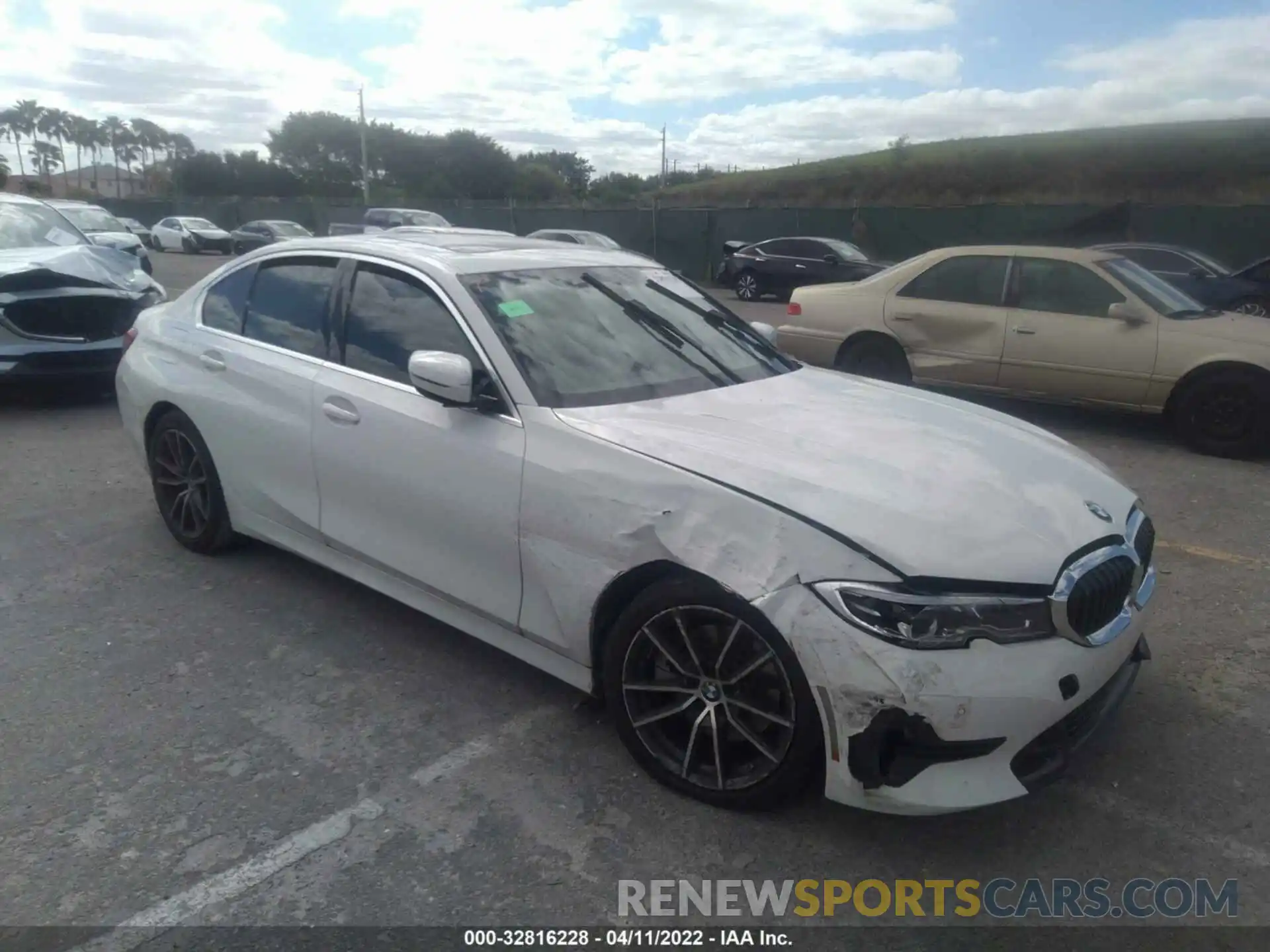 1 Photograph of a damaged car 3MW5R1J07M8C00981 BMW 3 SERIES 2021