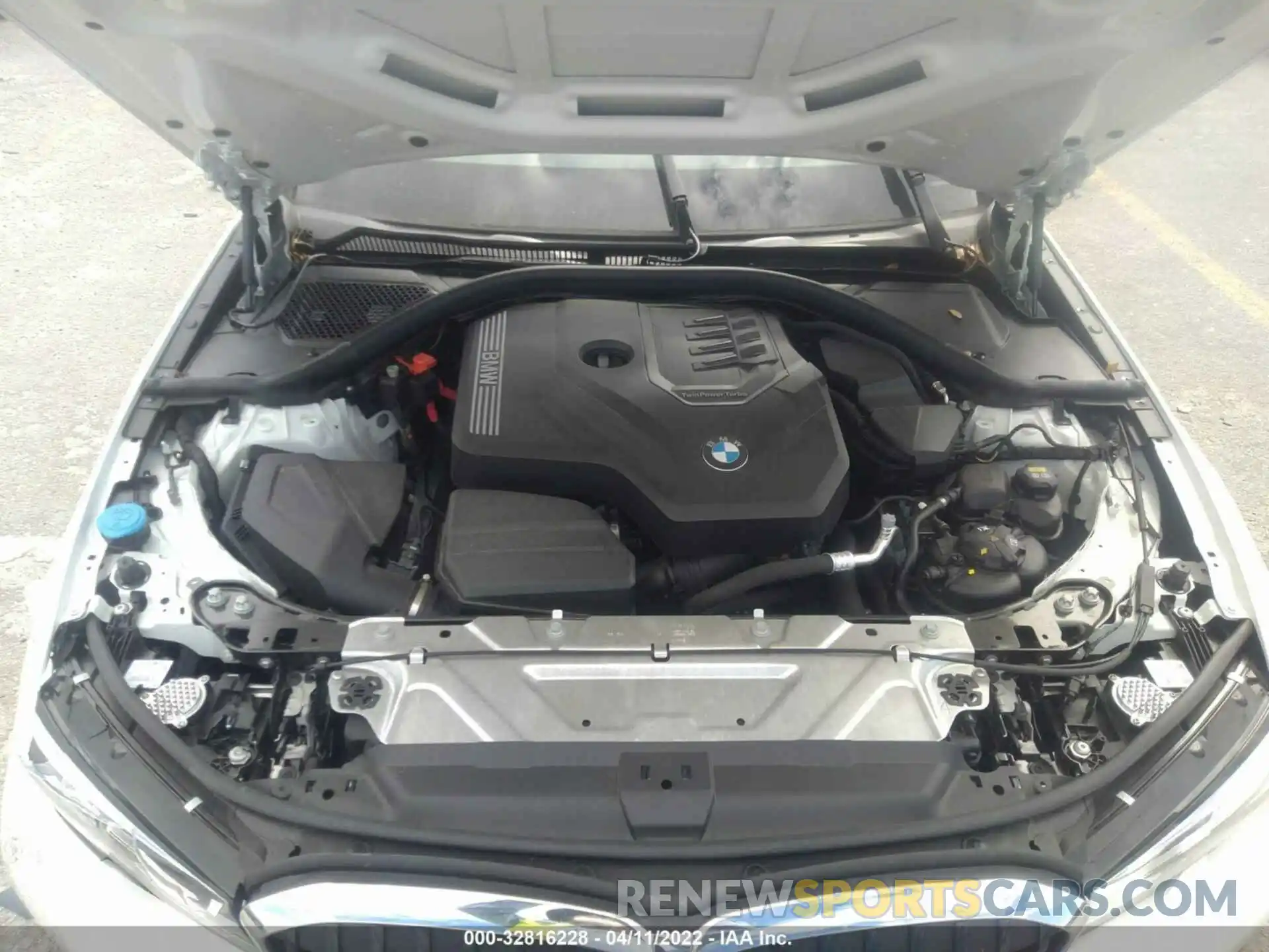 10 Фотография поврежденного автомобиля 3MW5R1J07M8C00981 BMW 3 SERIES 2021