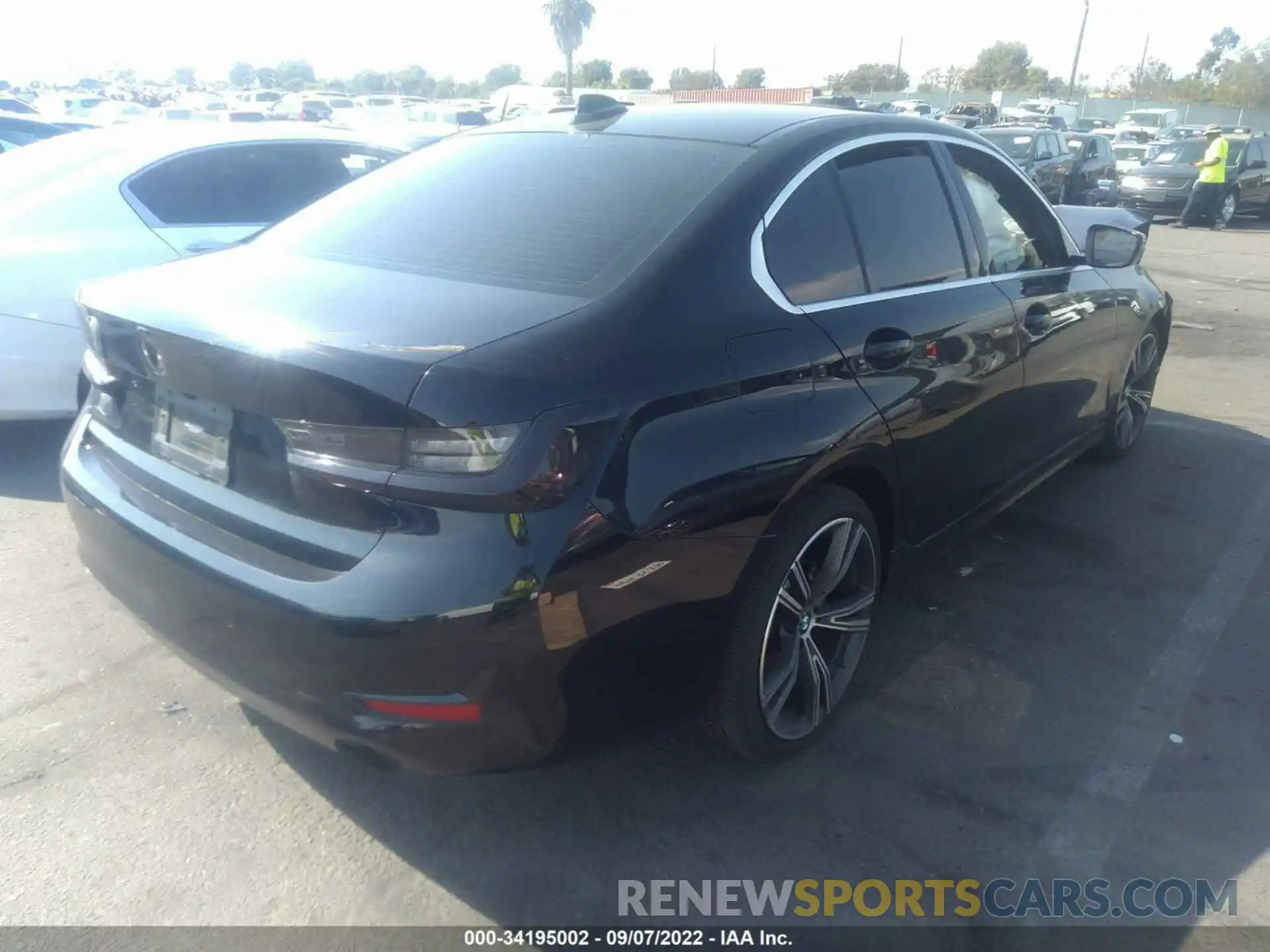 4 Photograph of a damaged car 3MW5R1J07M8C16470 BMW 3 SERIES 2021