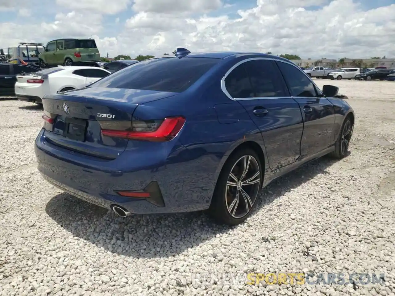 4 Photograph of a damaged car 3MW5R1J07M8C18512 BMW 3 SERIES 2021