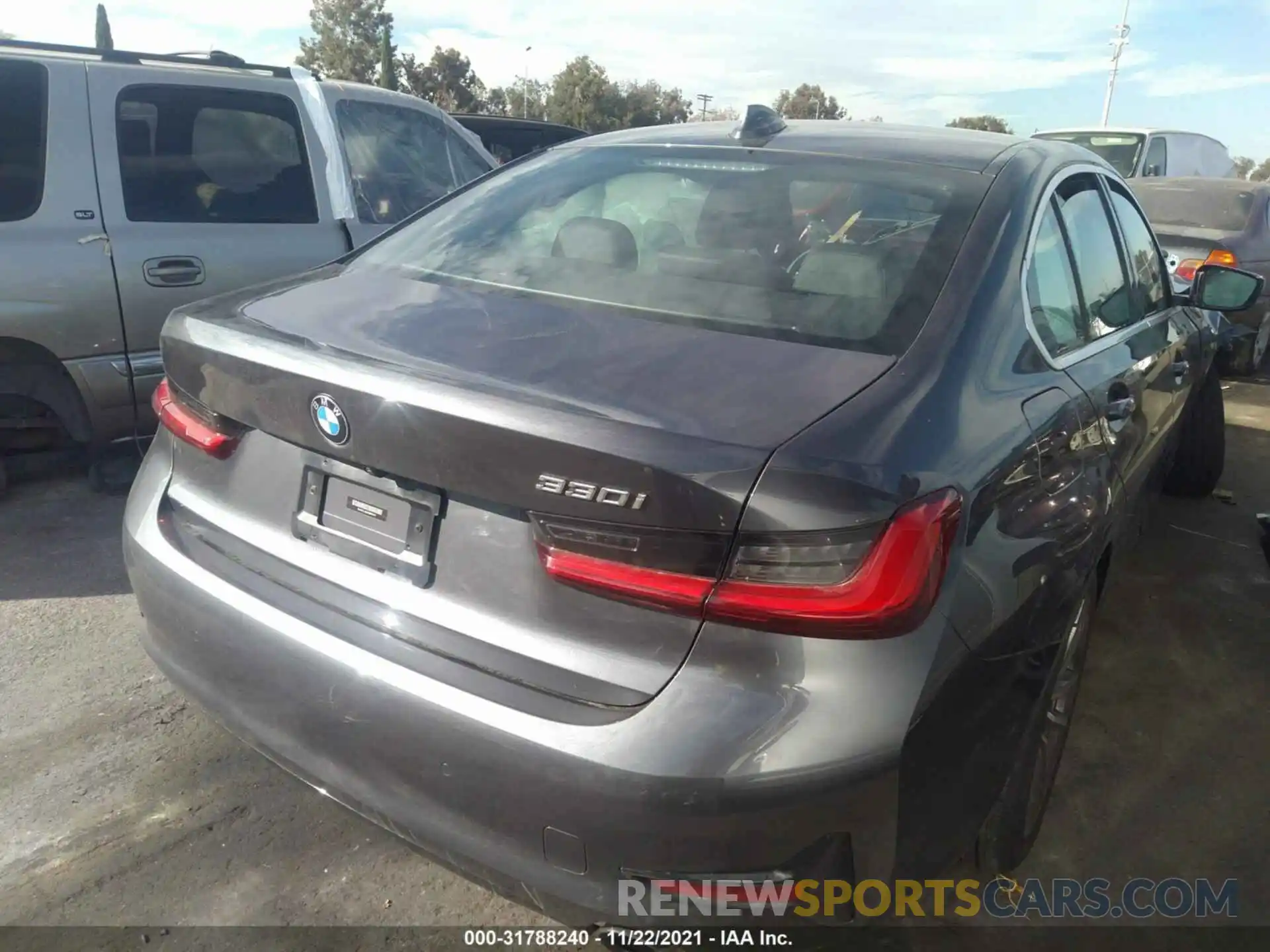 4 Photograph of a damaged car 3MW5R1J08M8B99016 BMW 3 SERIES 2021