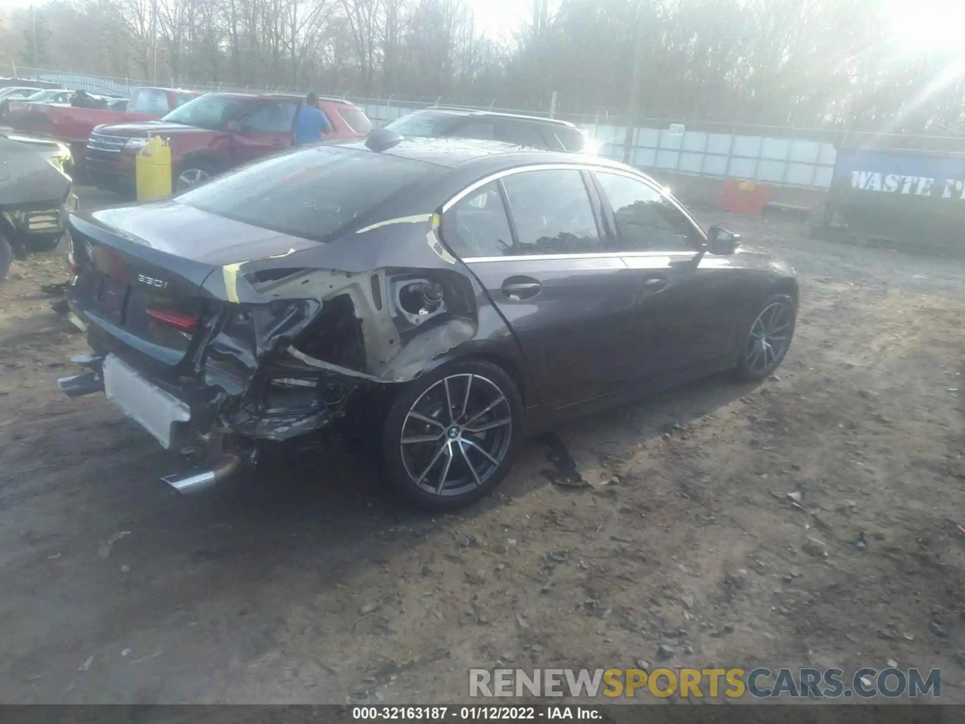 4 Photograph of a damaged car 3MW5R1J09M8B48107 BMW 3 SERIES 2021