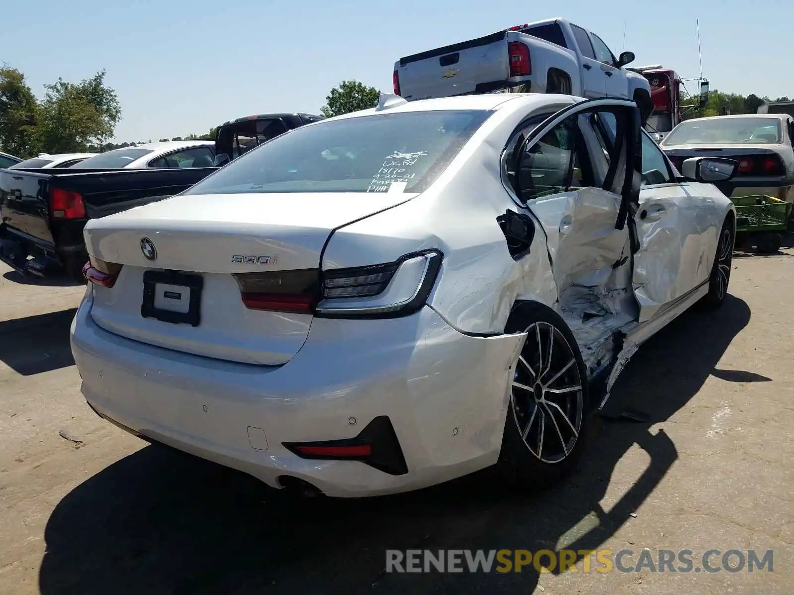 4 Photograph of a damaged car 3MW5R1J09M8B50827 BMW 3 SERIES 2021