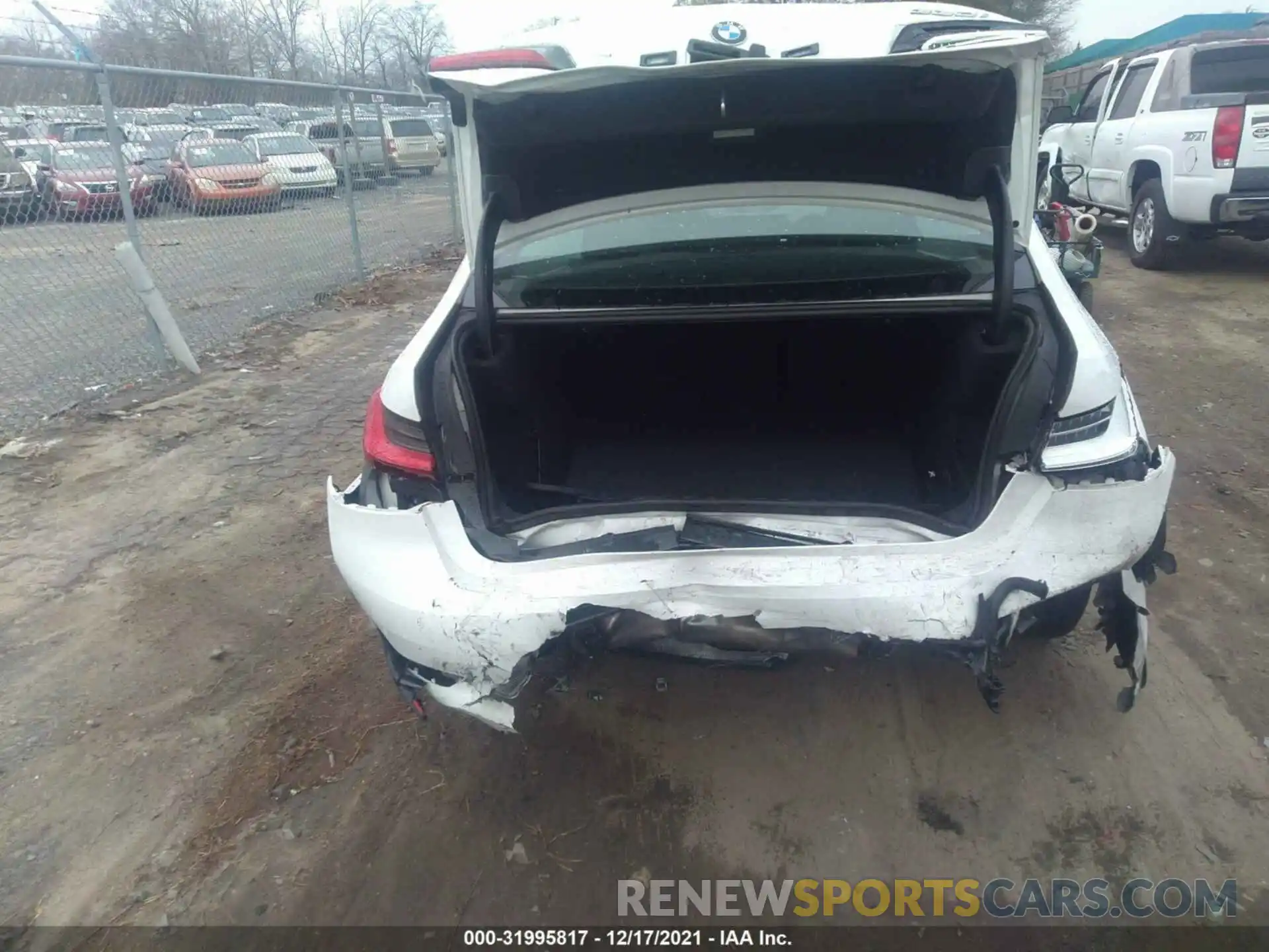 6 Photograph of a damaged car 3MW5R1J09M8B63724 BMW 3 SERIES 2021