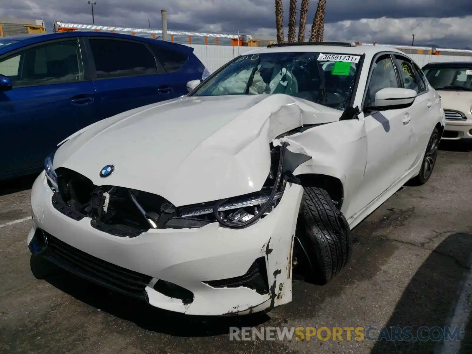 2 Фотография поврежденного автомобиля 3MW5R1J09M8B68647 BMW 3 SERIES 2021