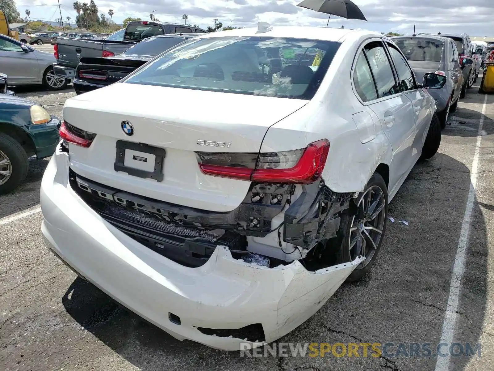 4 Фотография поврежденного автомобиля 3MW5R1J09M8B68647 BMW 3 SERIES 2021