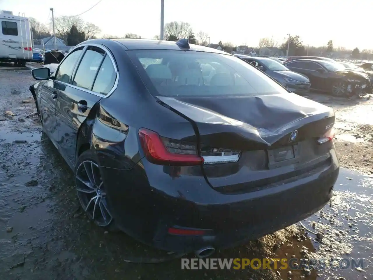 3 Photograph of a damaged car 3MW5R1J09M8C18317 BMW 3 SERIES 2021