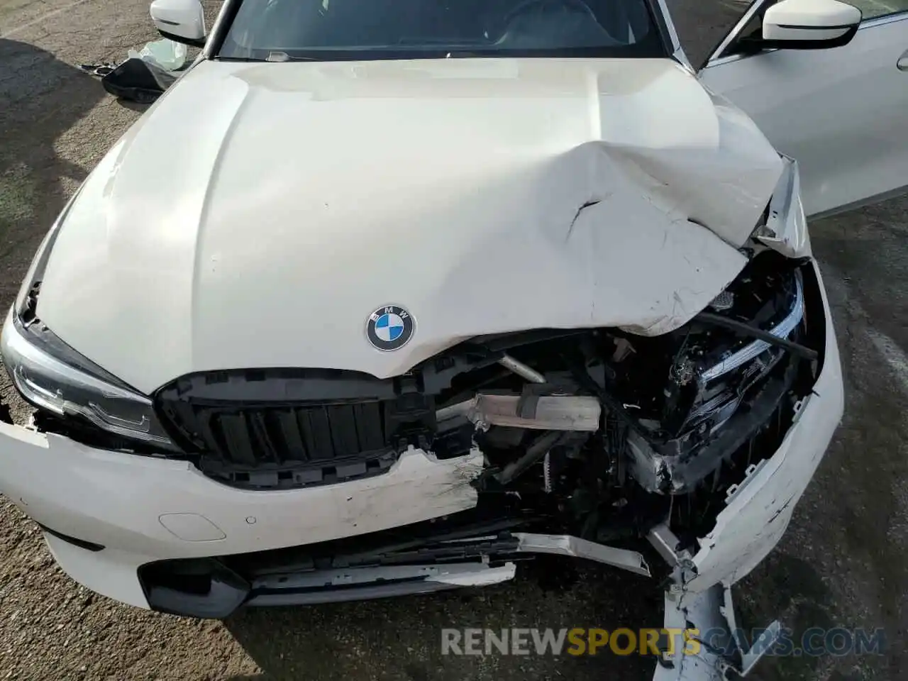 11 Photograph of a damaged car 3MW5R1J09M8C21721 BMW 3 SERIES 2021