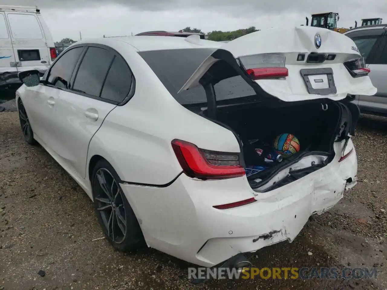 3 Photograph of a damaged car 3MW5R1J0XM8B73226 BMW 3 SERIES 2021