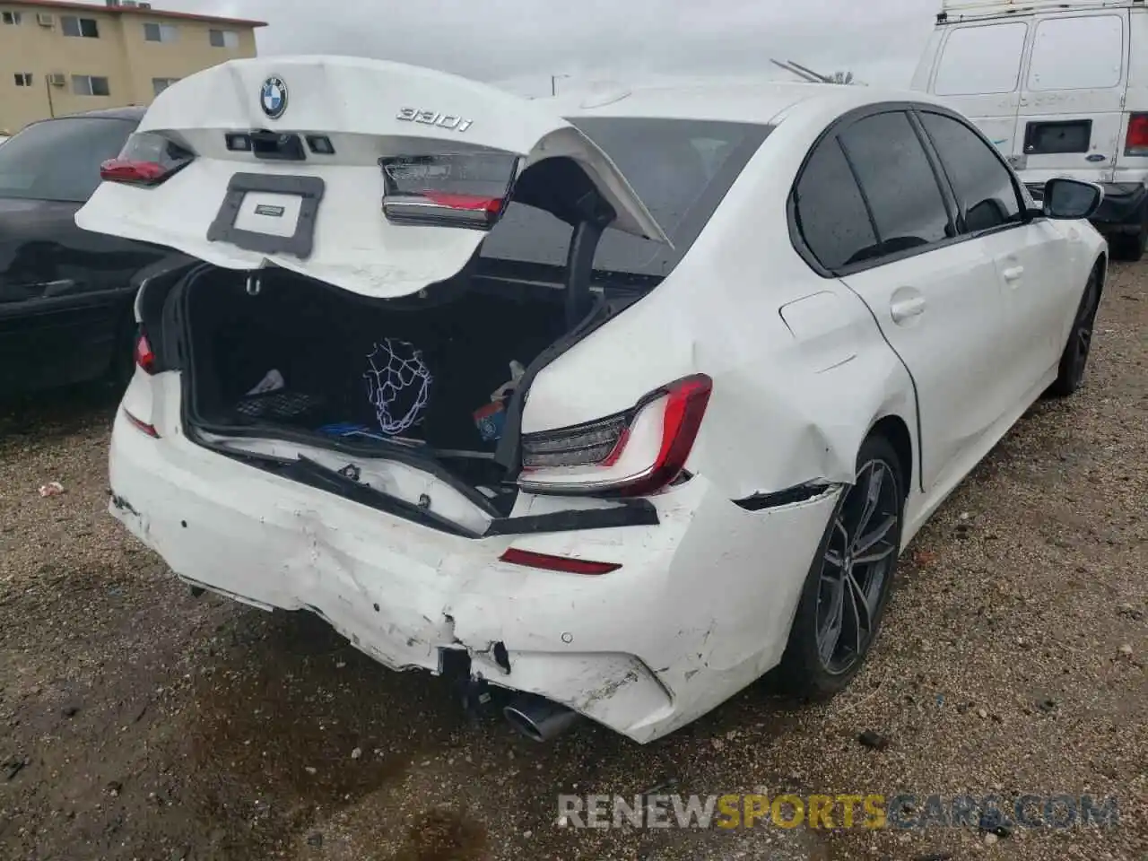 4 Photograph of a damaged car 3MW5R1J0XM8B73226 BMW 3 SERIES 2021