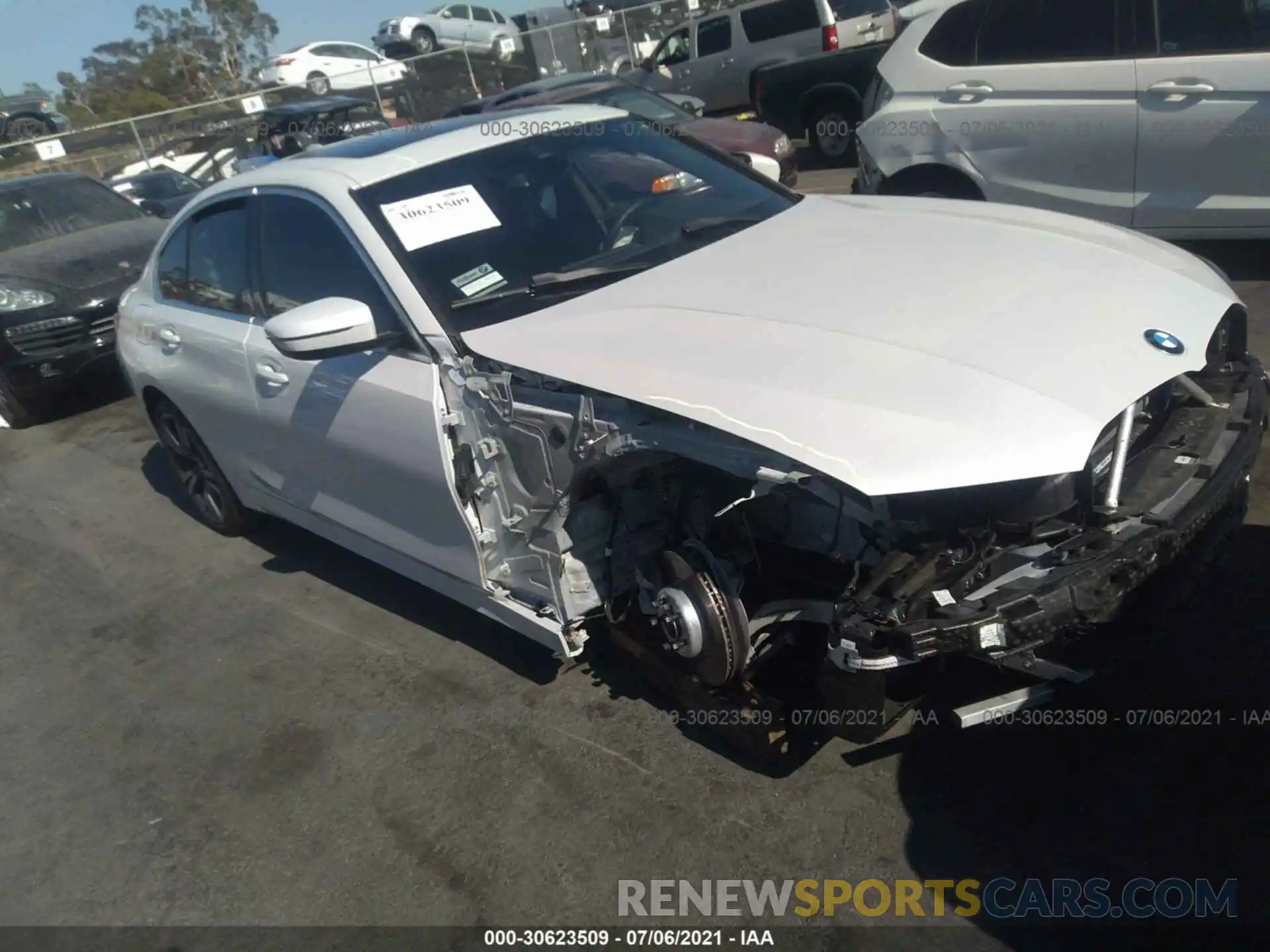 1 Photograph of a damaged car 3MW5R1J0XM8B74568 BMW 3 SERIES 2021