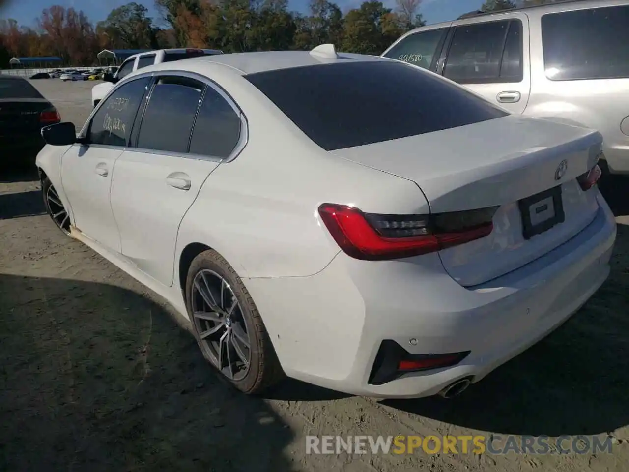 3 Photograph of a damaged car 3MW5R1J0XM8B81505 BMW 3 SERIES 2021