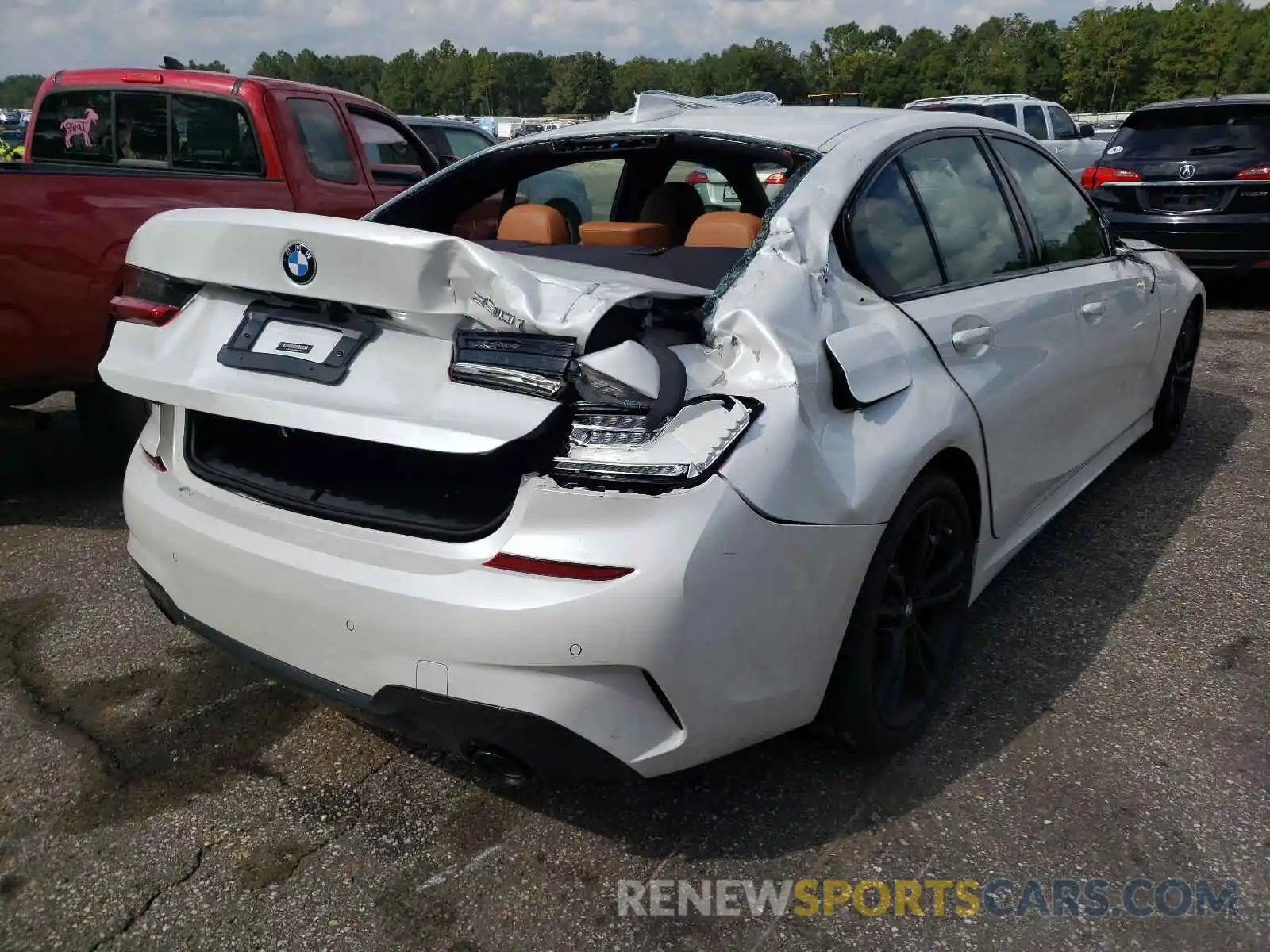 4 Photograph of a damaged car 3MW5R1J0XM8B88308 BMW 3 SERIES 2021