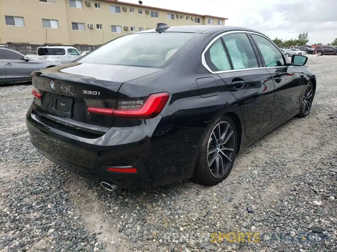 4 Фотография поврежденного автомобиля 3MW5R1J0XM8C07715 BMW 3 SERIES 2021