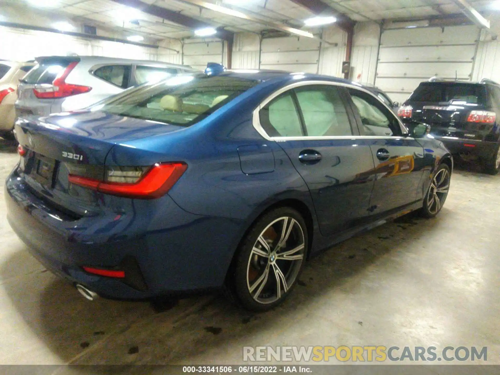 4 Photograph of a damaged car 3MW5R7J00M8B72041 BMW 3 SERIES 2021