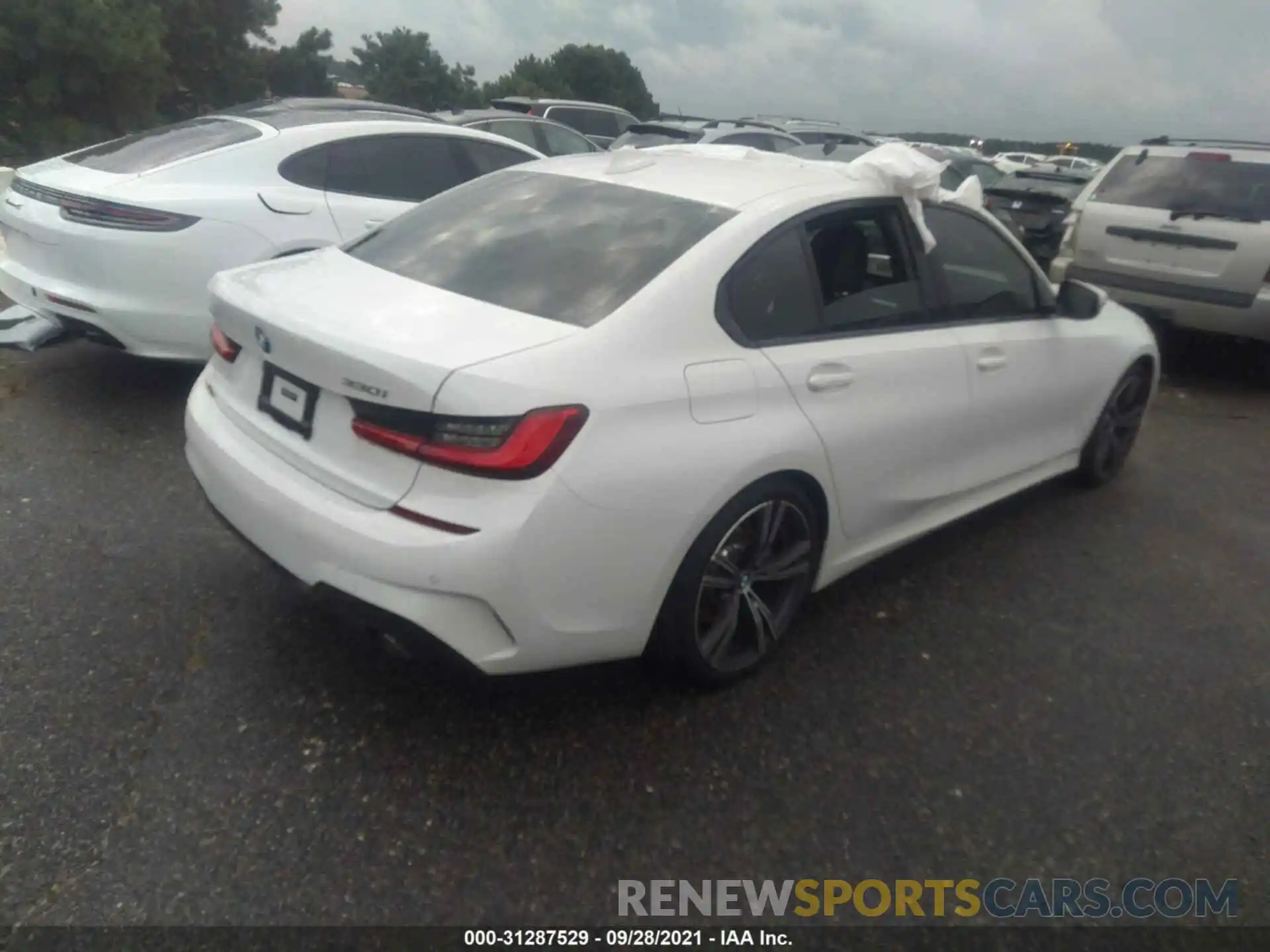 4 Photograph of a damaged car 3MW5R7J00M8B72573 BMW 3 SERIES 2021