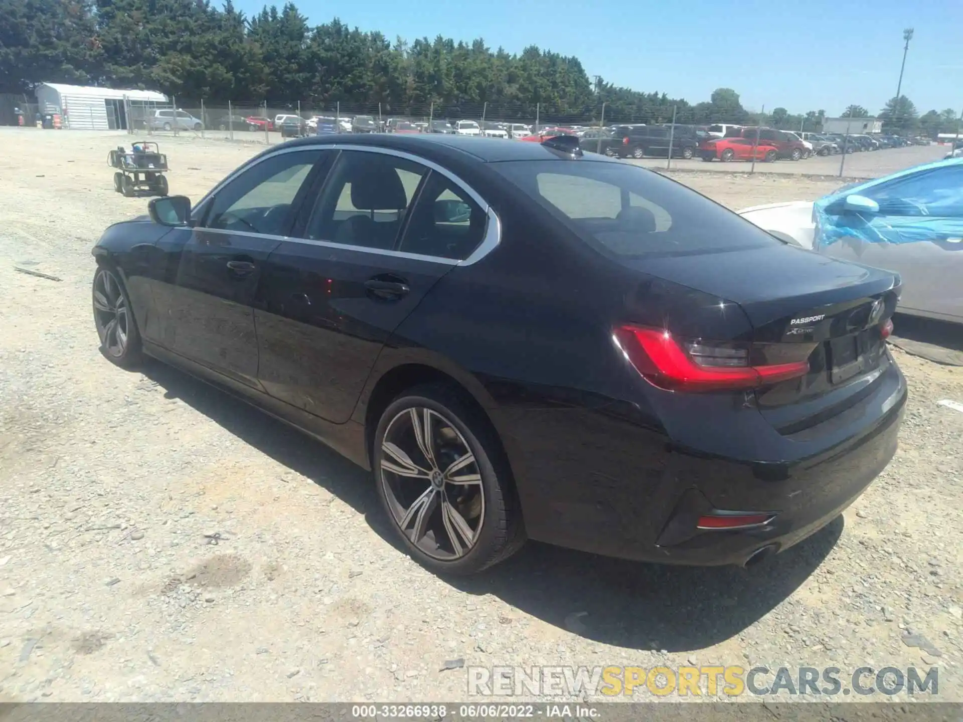 3 Photograph of a damaged car 3MW5R7J00M8B99045 BMW 3 SERIES 2021