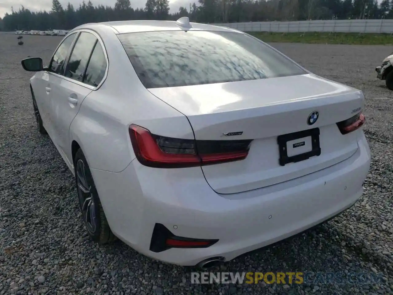 3 Photograph of a damaged car 3MW5R7J00M8C12263 BMW 3 SERIES 2021