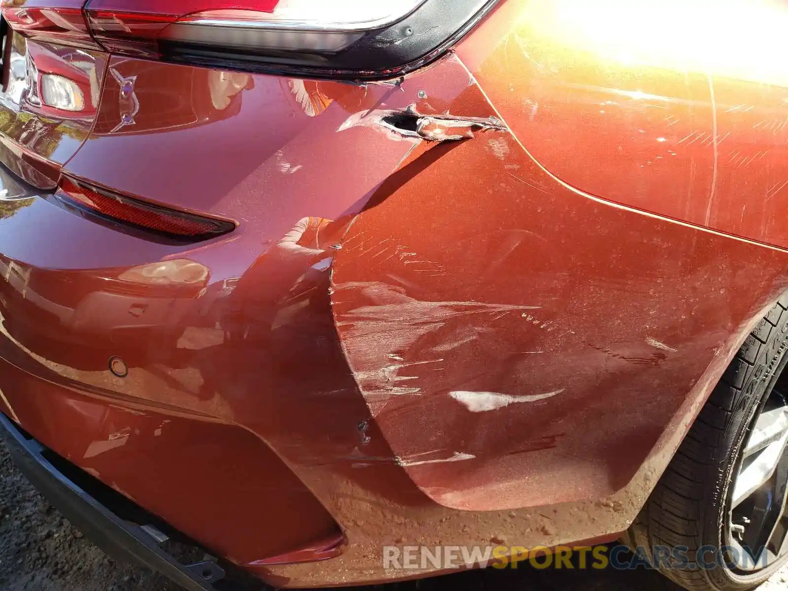 9 Photograph of a damaged car 3MW5R7J01M8B62392 BMW 3 SERIES 2021