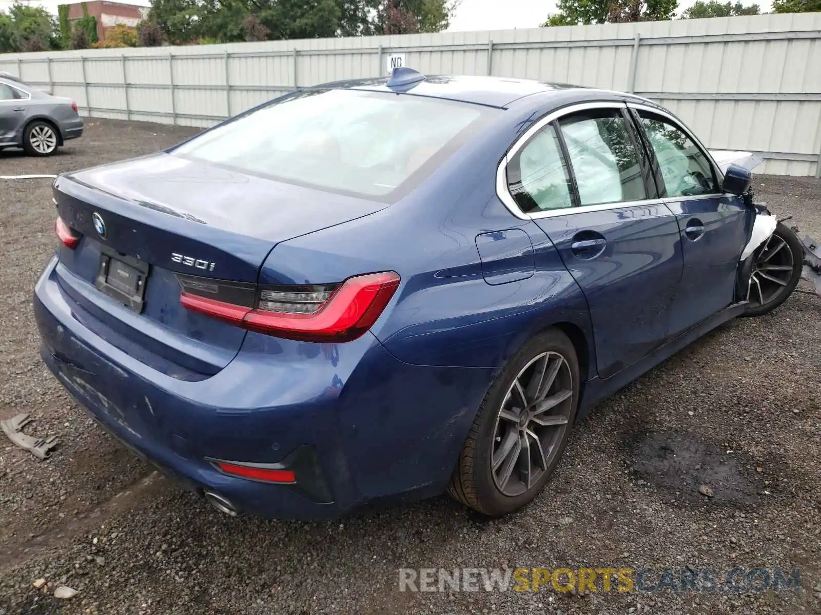 4 Photograph of a damaged car 3MW5R7J01M8B68676 BMW 3 SERIES 2021