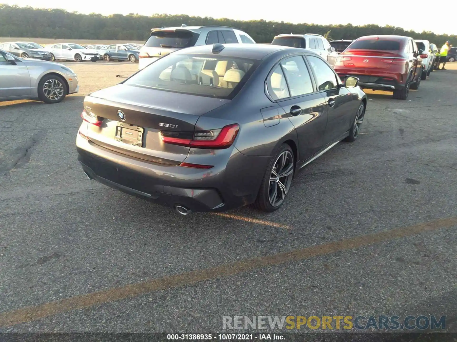 4 Photograph of a damaged car 3MW5R7J01M8C14958 BMW 3 SERIES 2021