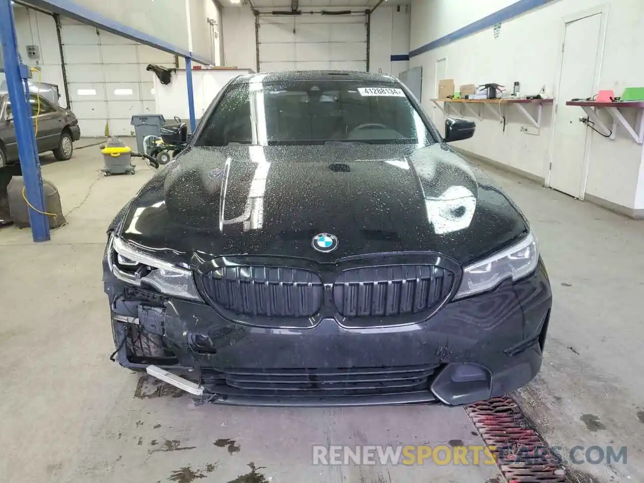 5 Photograph of a damaged car 3MW5R7J01M8C18833 BMW 3 SERIES 2021