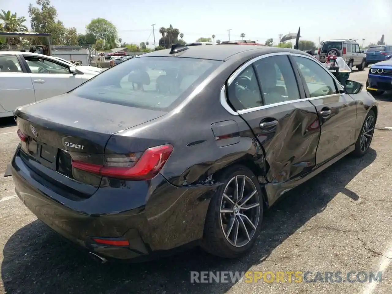 4 Photograph of a damaged car 3MW5R7J02M8C17898 BMW 3 SERIES 2021