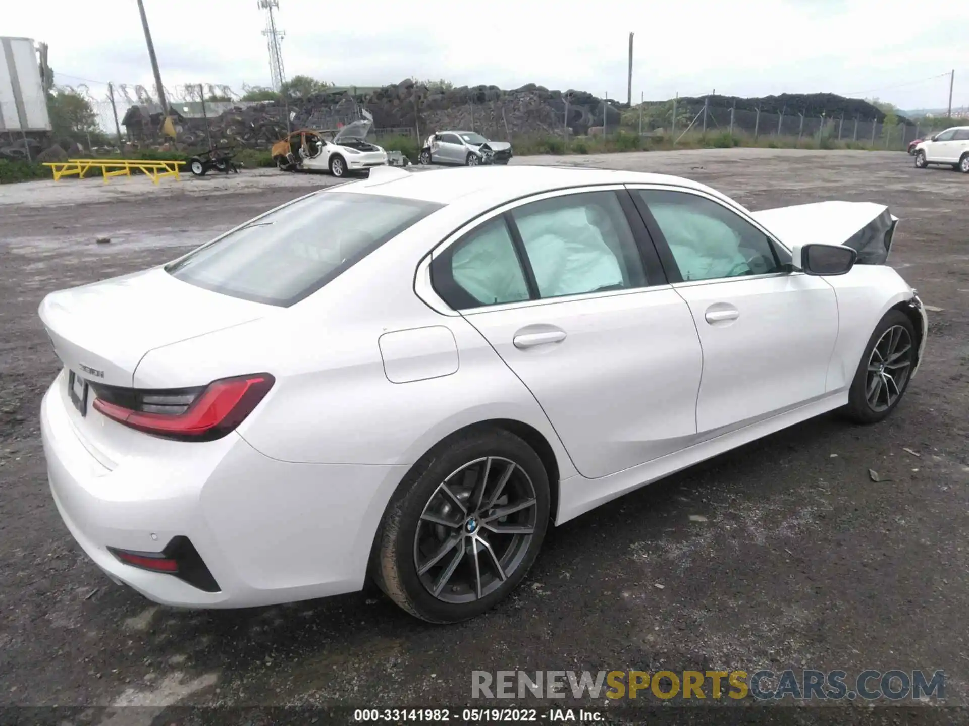 4 Photograph of a damaged car 3MW5R7J03M8B69019 BMW 3 SERIES 2021