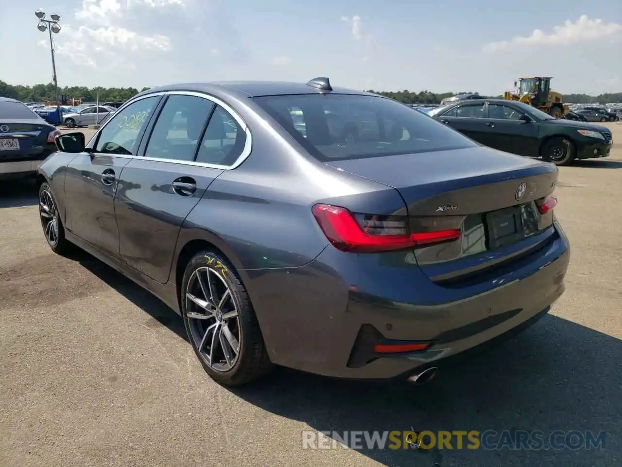 3 Photograph of a damaged car 3MW5R7J03M8C11592 BMW 3 SERIES 2021