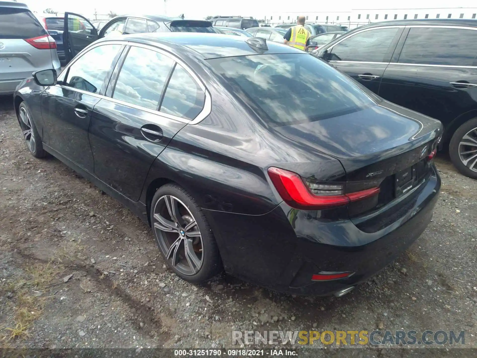 3 Photograph of a damaged car 3MW5R7J04M8B48938 BMW 3 SERIES 2021