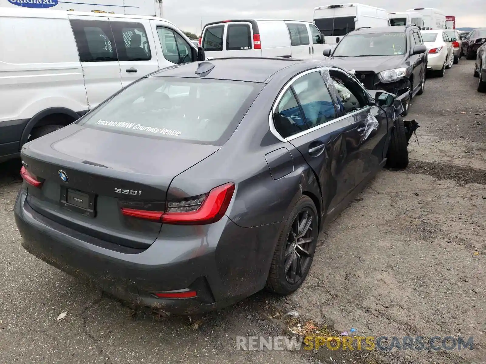 4 Photograph of a damaged car 3MW5R7J04M8B68994 BMW 3 SERIES 2021