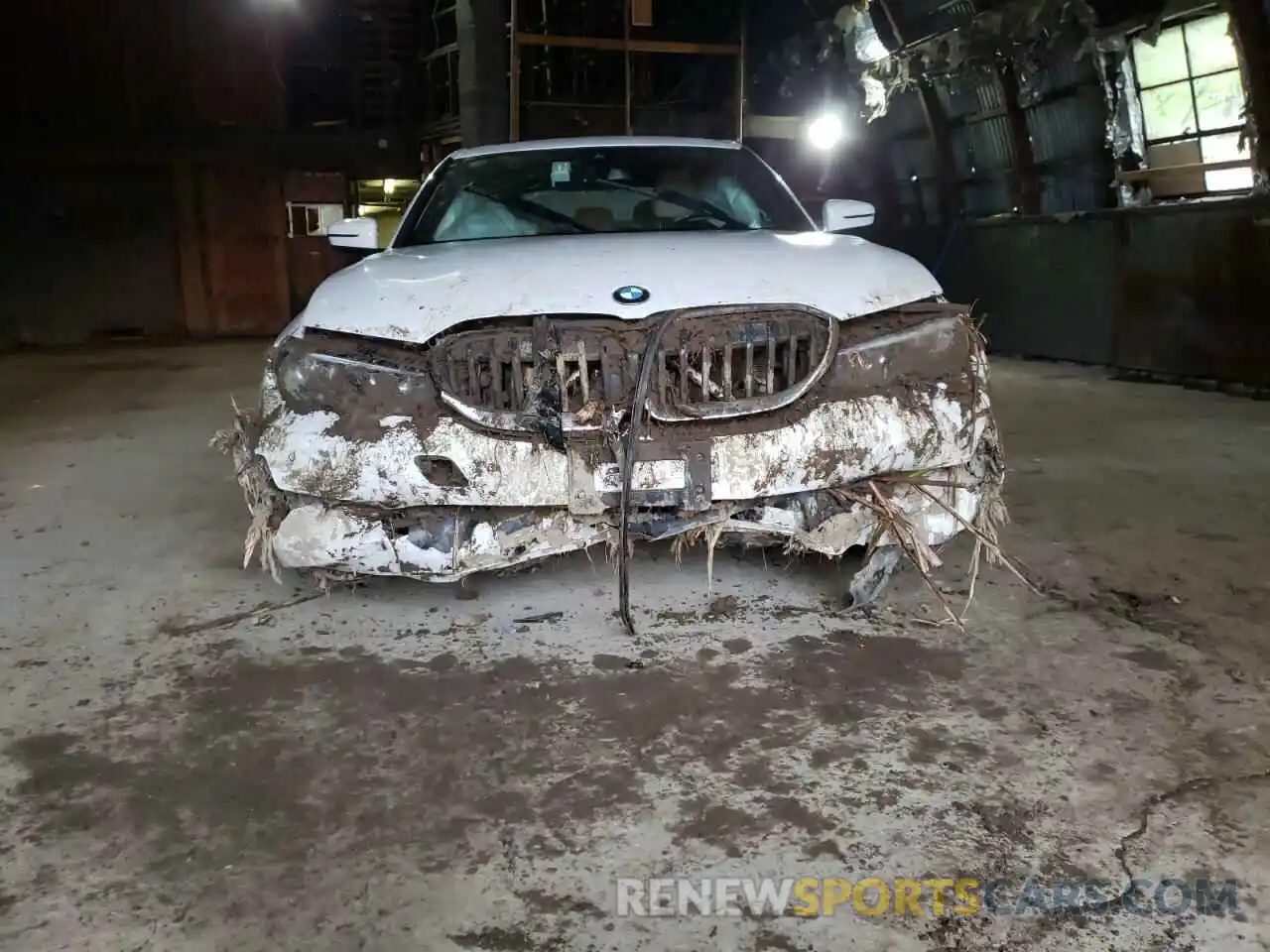 9 Photograph of a damaged car 3MW5R7J04M8B81583 BMW 3 SERIES 2021