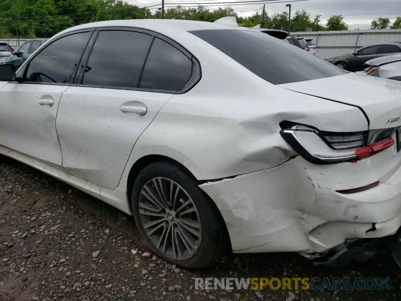 9 Photograph of a damaged car 3MW5R7J04M8C06191 BMW 3 SERIES 2021