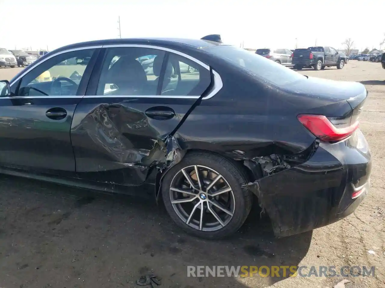 9 Photograph of a damaged car 3MW5R7J05M8B76795 BMW 3 SERIES 2021