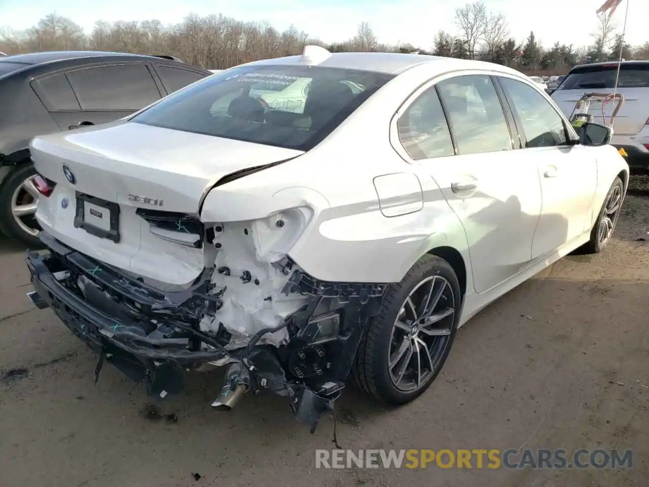 4 Photograph of a damaged car 3MW5R7J05M8B79115 BMW 3 SERIES 2021